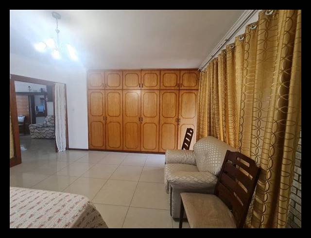 5 BEDROOM HOUSE FOR SALE IN OVERPORT